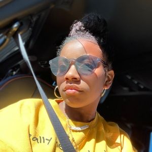 Meet your Posher, Iyana